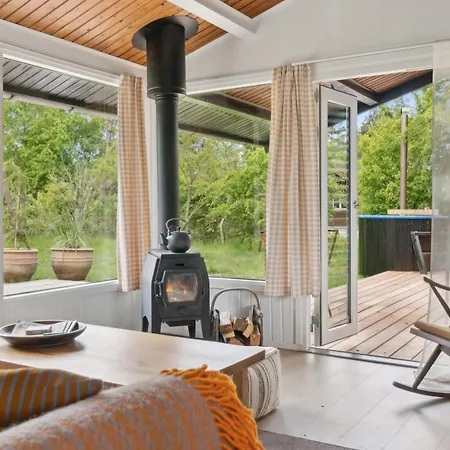 Cozy With Wood-fired Tub And Sauna Сasa de vacaciones